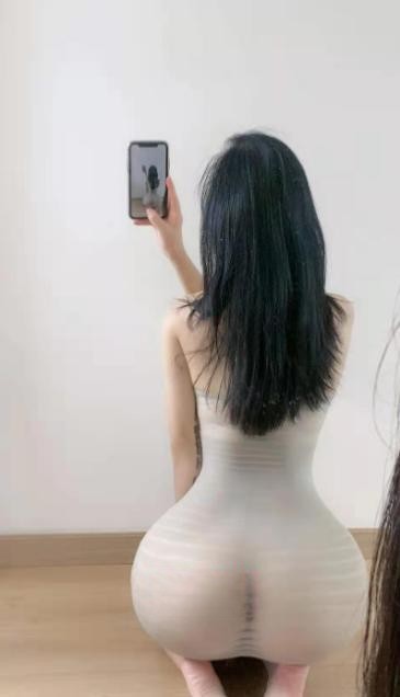 气质迷人大胸老师