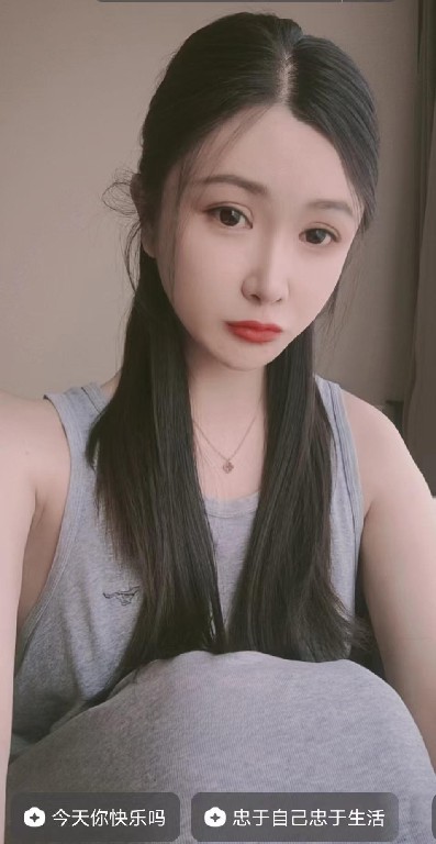 龙华骨子里很骚的妹子