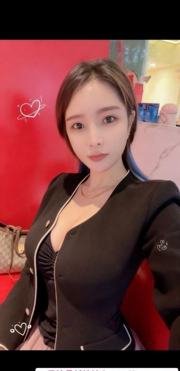 颜值气质迷人大胸老师