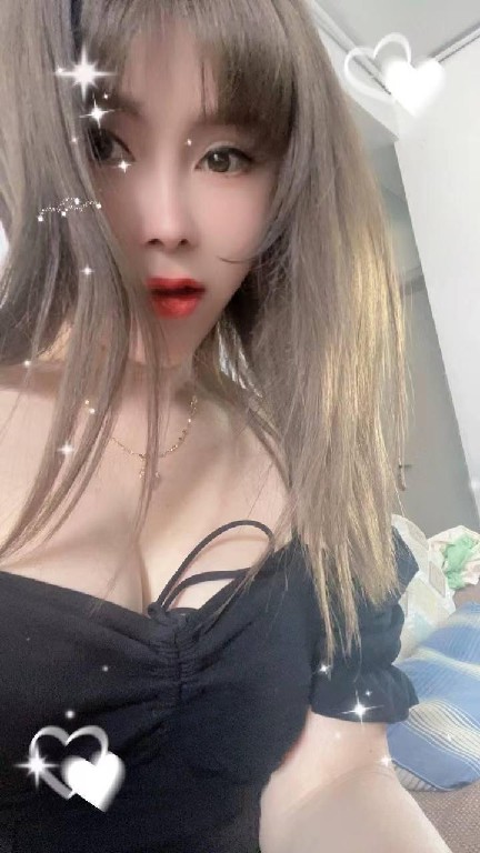 大胸粉鲍嫩妹妹