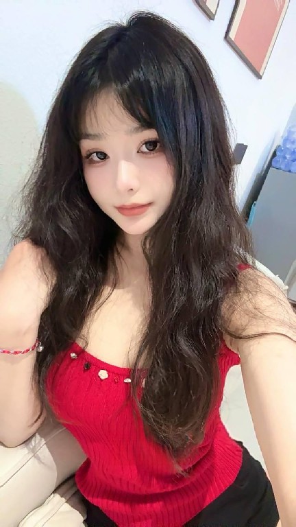 苗条粉嫩大奶妹