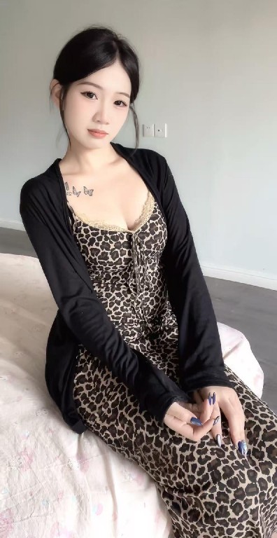 性感好看又欲又骚的小妹妹