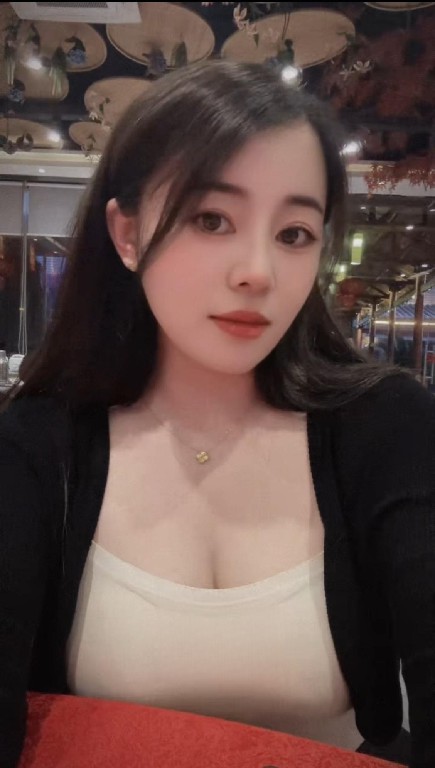 性感爆乳辣妹