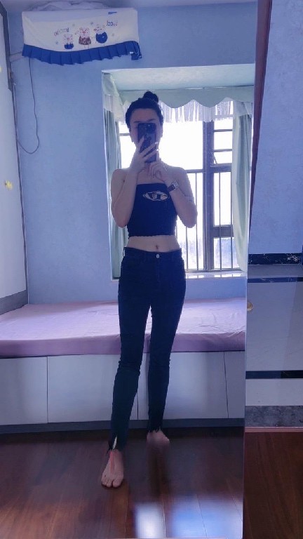 魔鬼身材小可欣