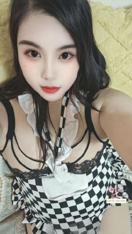 服务型美乳少妇