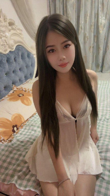 刚下海大奶白白嫩妹