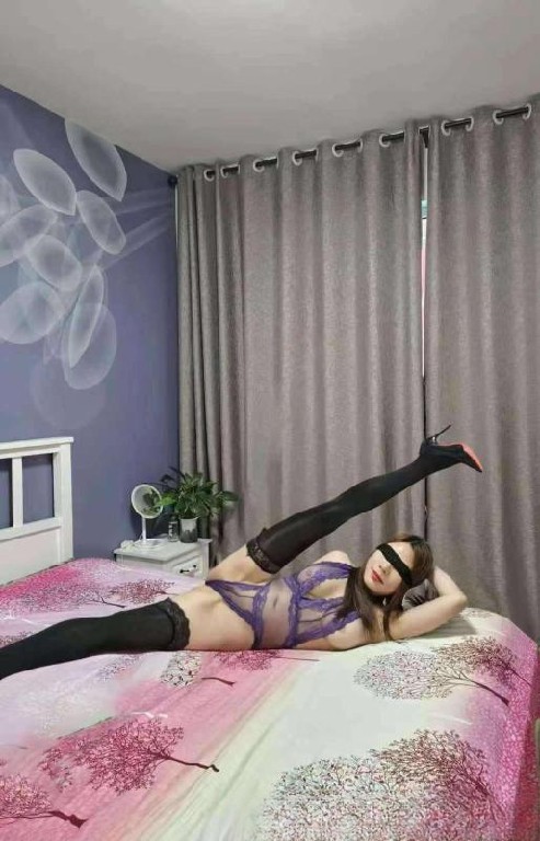 油坊桥附近小姐姐