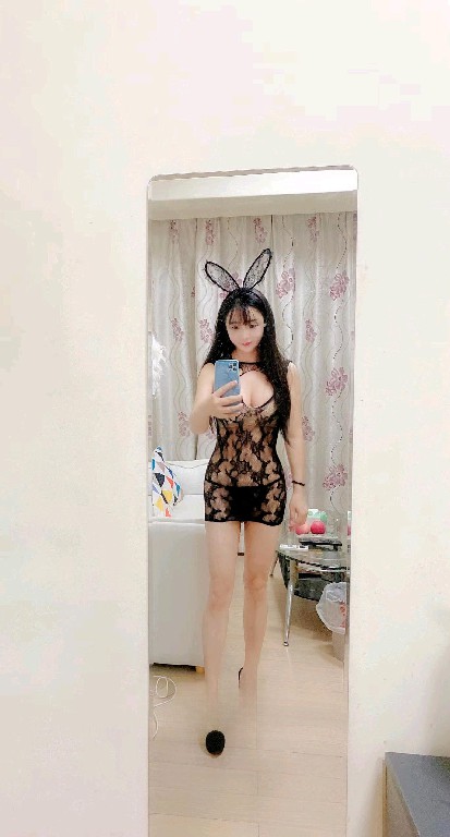 纯个人气质性感大奶妹