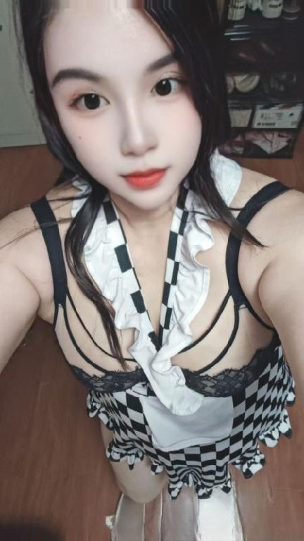 服务型美乳少妇
