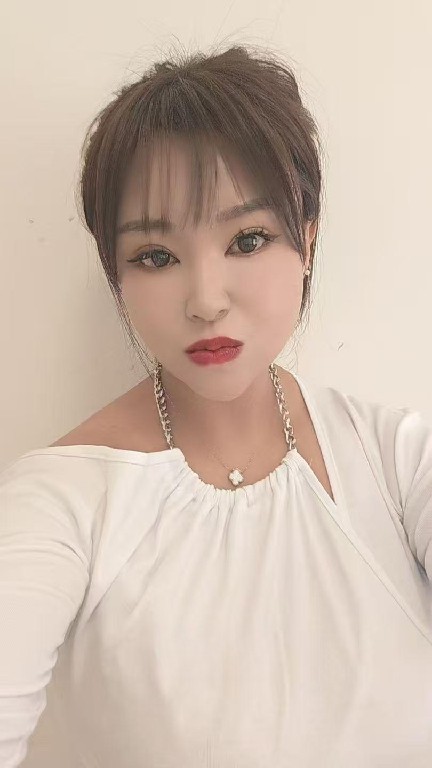 黑丝肉臀熟女