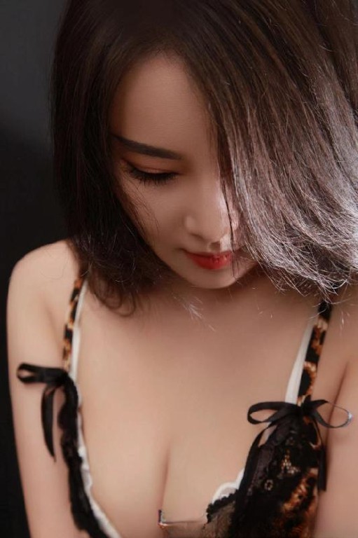 南门蜜桃臀优小雅