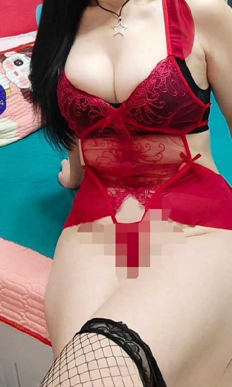 大胸大屁股的骚妇