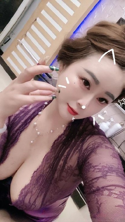 五里山天街大胸少妇