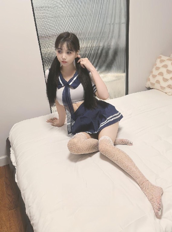 粉嫩妹蜜桃香臀