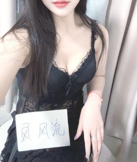 管城纯欲白嫩小姐姐
