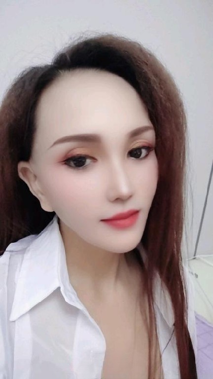 新疆古丽高挑凤楼