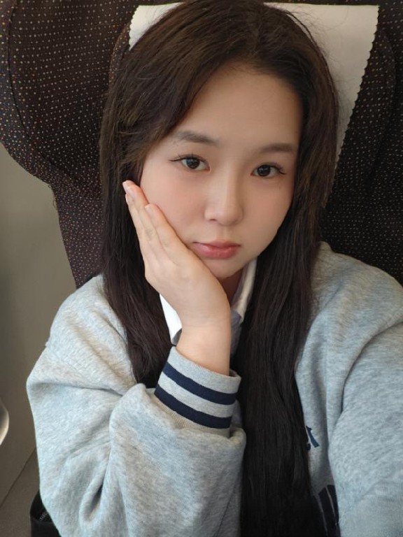 聋人的女孩微胖