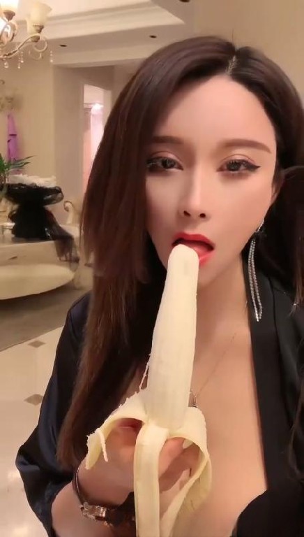 巨乳反差骚浪御姐