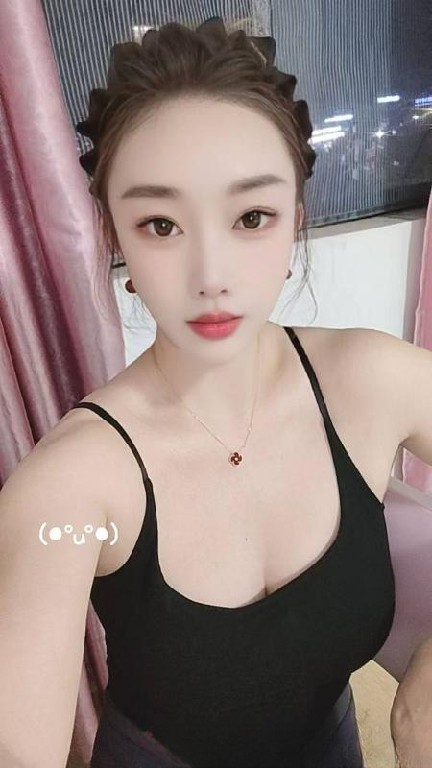 江阴性感大胸妹子