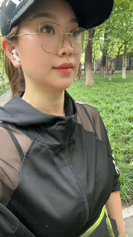 眼镜姐姐