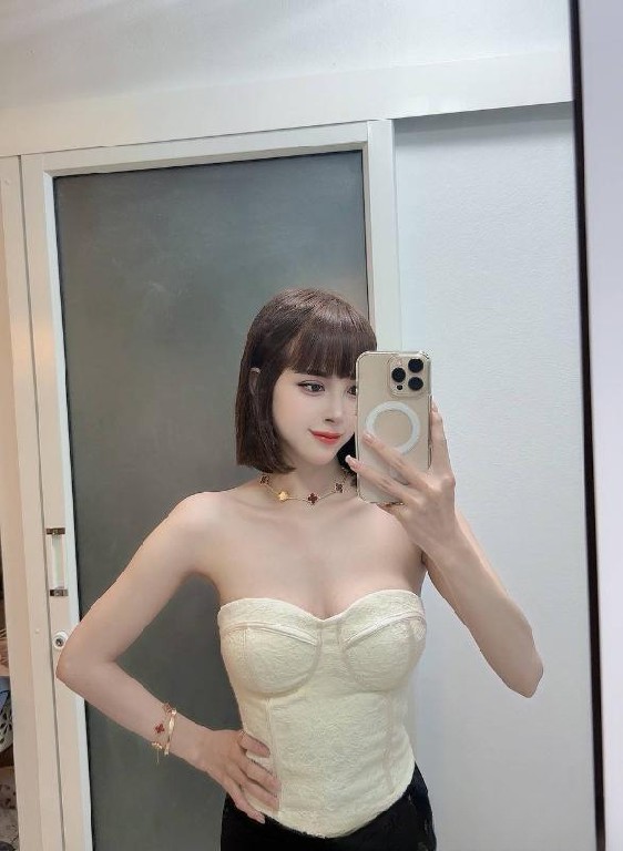 天河性感短发妹