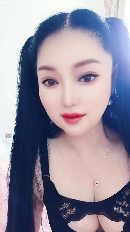 蒙古族花臂少妇