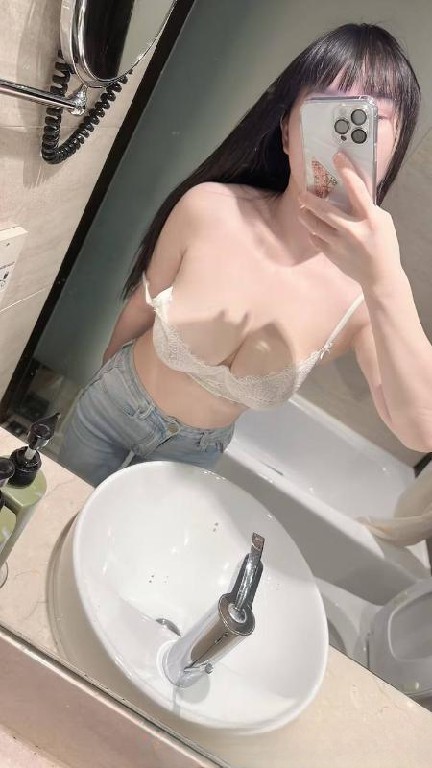 返食女友般大胸御姐