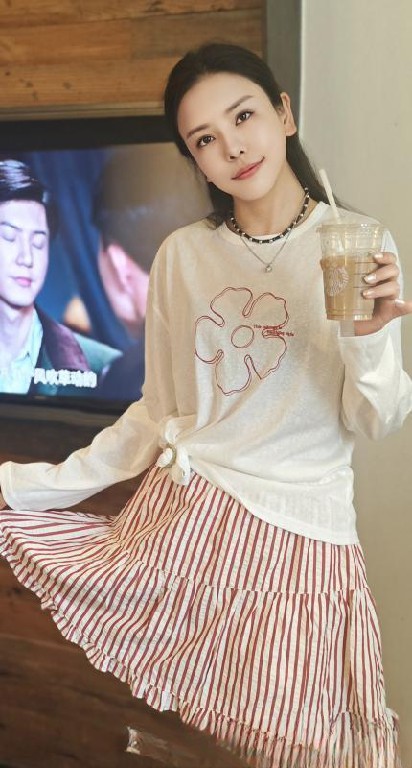 轻熟肥臀小鱼姐