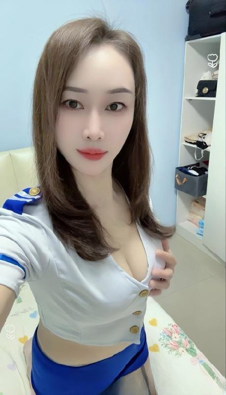 sm制服调教小骚妇