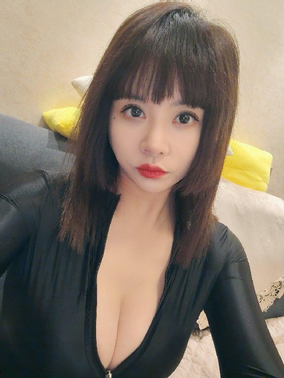 身材傲人绝对称得上好炮架