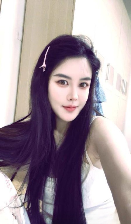 白嫩长腿佳佳