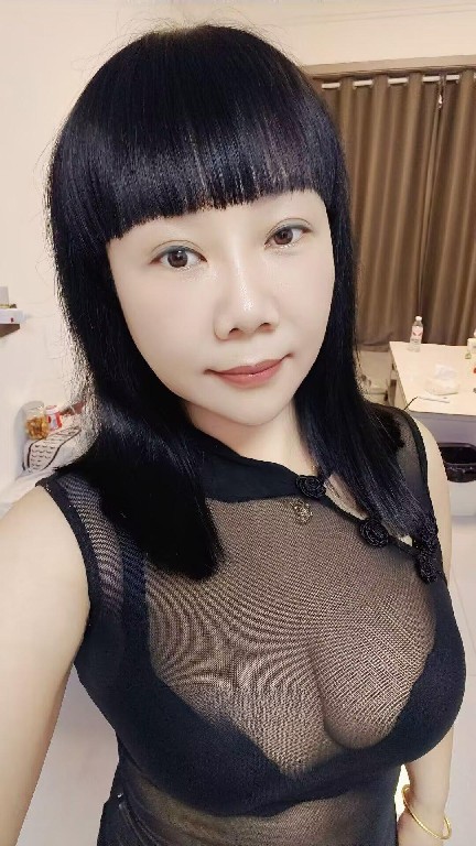 情景演绎大奶少妇