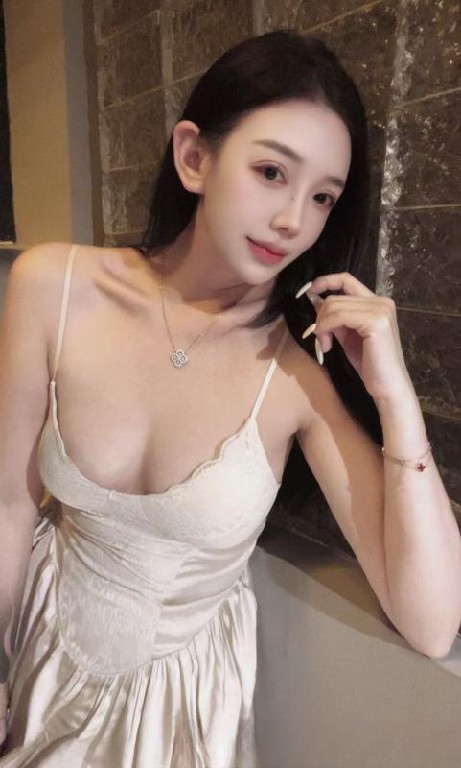 大胸恩熙美女