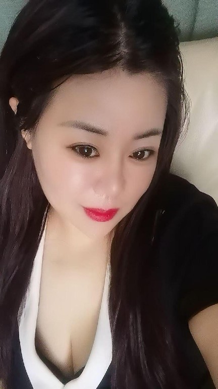 丰乳肥臀风骚姐姐