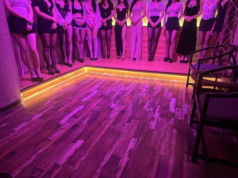 上海清纯三点粉妹妹