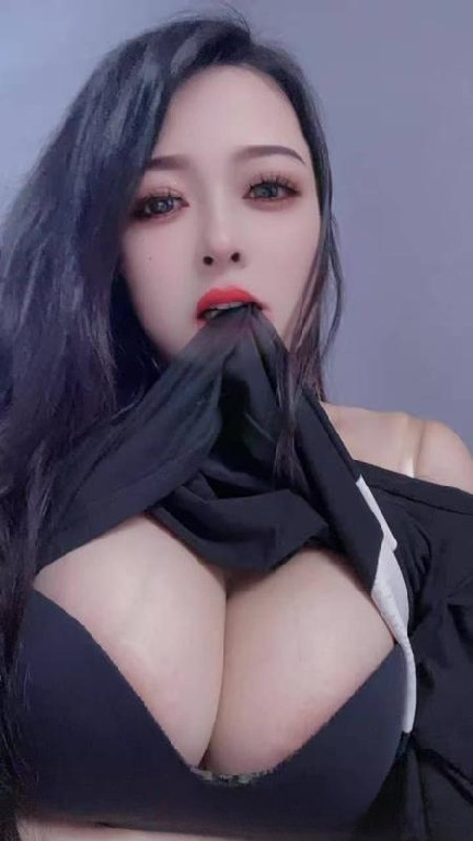 爆乳蔡蔡