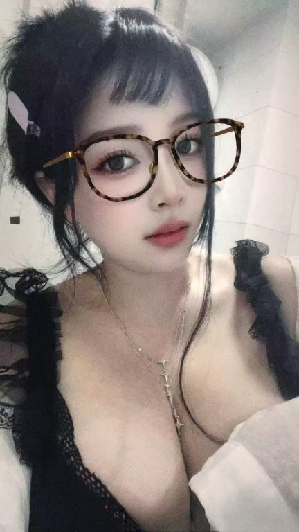 爆乳蔡蔡