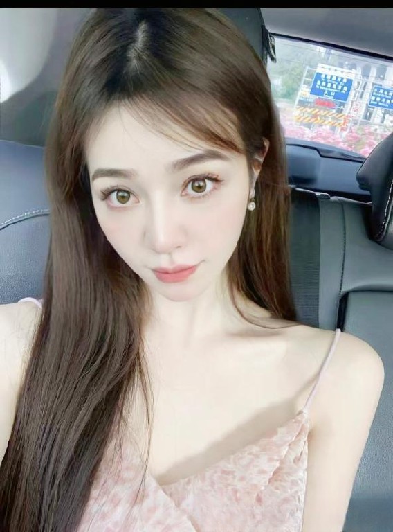 朝阳镜前小妖精彤彤