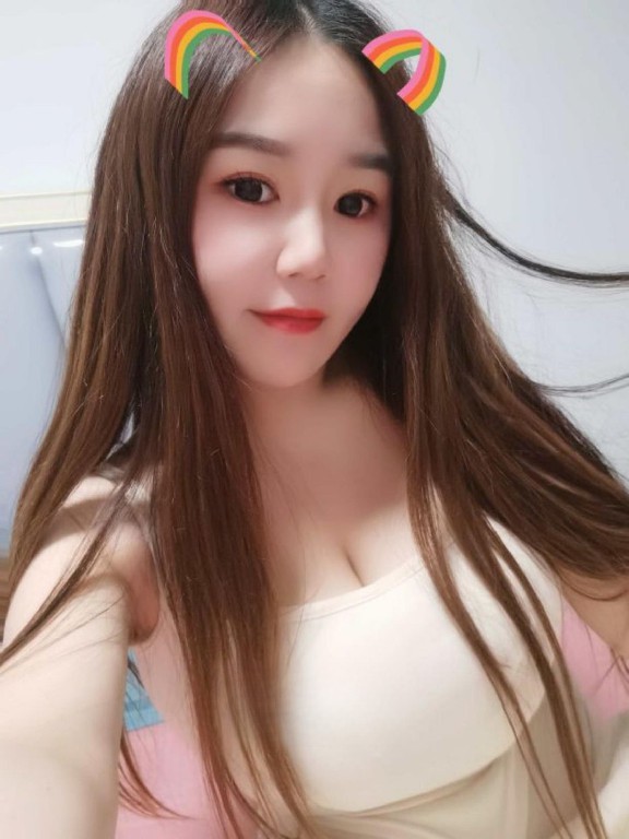 反差小骚货服务到位