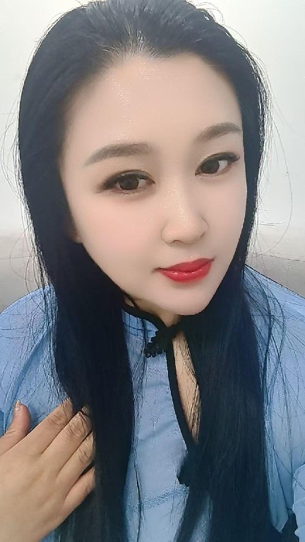 大胸肥臀骚女