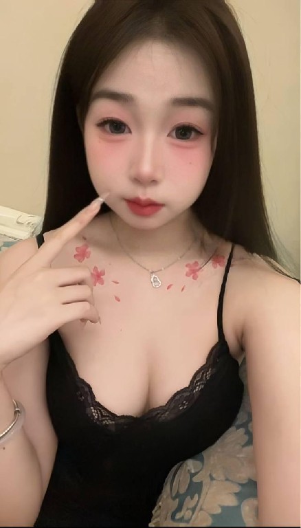 微胖甜美嫩妹