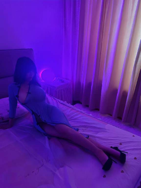 东莞南城性感丝足小姐姐