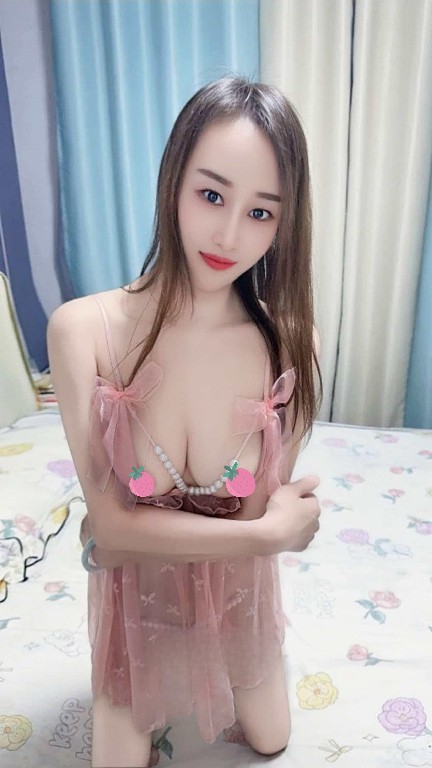 大奶翘臀小骚货