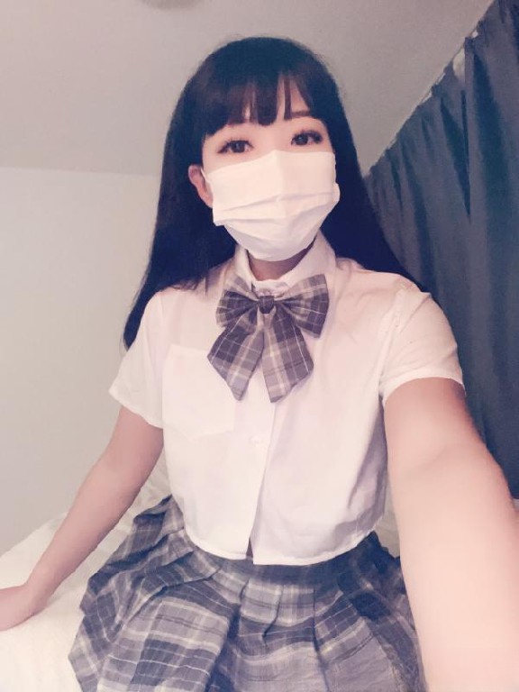 学生装嫩妹可乐