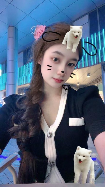 园区可爱漂亮女孩