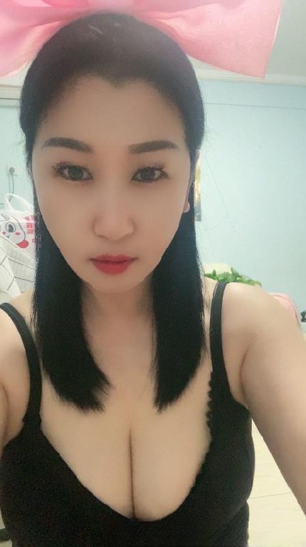 包夜大胸轻熟女