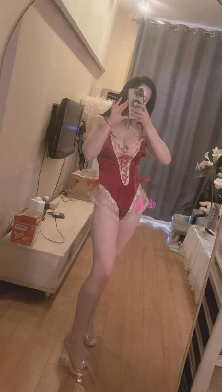 大胸宝藏小御姐诗雨