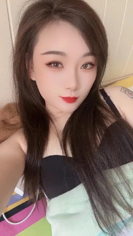 风骚黑丝小女友