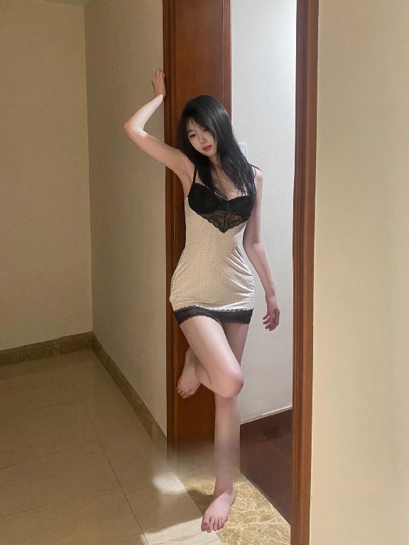 娇小可人 肤白貌美 可抱操