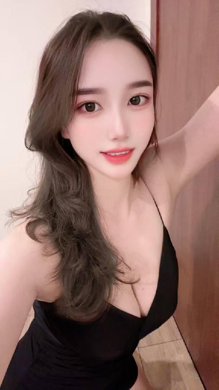 裕华性感纯欲大奶美女